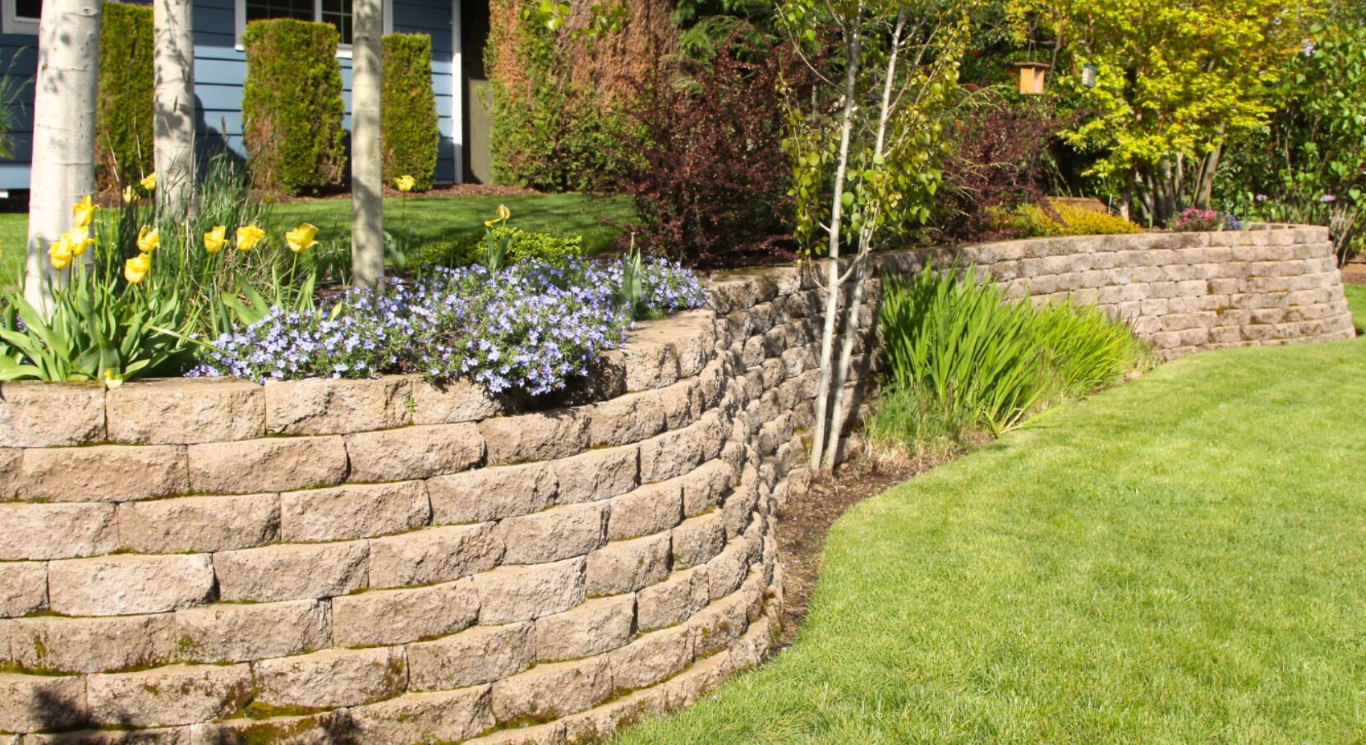 Retaining Wall Design & Installation in Salem, OR - professional masonry contractor